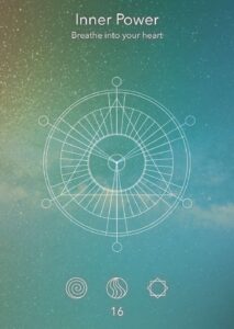 Inner Power Mandala design mit einem kreisförmigen Muster mit Symbolen für den Atem und die Herzverbindung, ideal für Wellness-Themen.