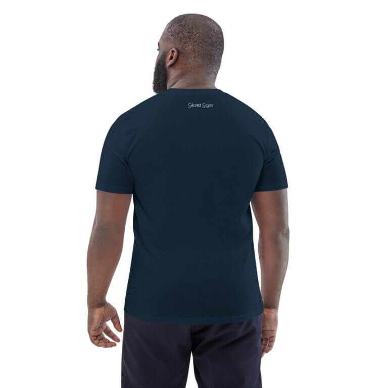 Men's black t-shirt featuring a simple design, shown from the back, suitable for casual wear and everyday use.